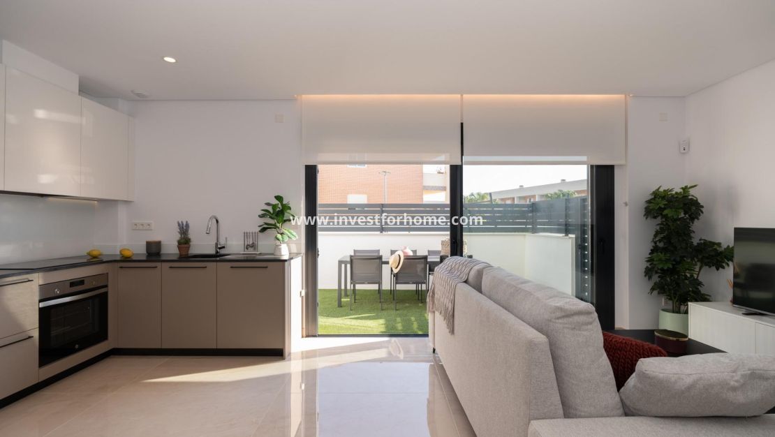 Nueva construcción - Chalet - La Marina - El Pinet