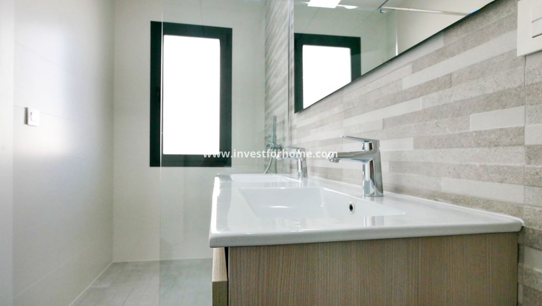 Nueva construcción - Chalet - La Marina