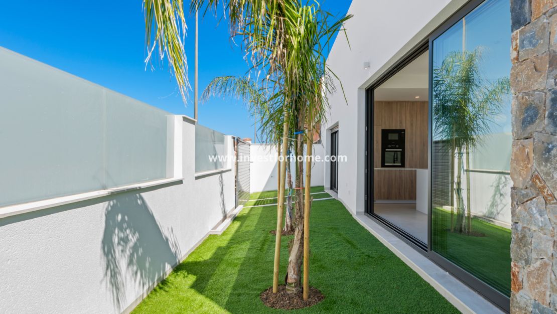 Nueva construcción - Chalet - Los Alcázares