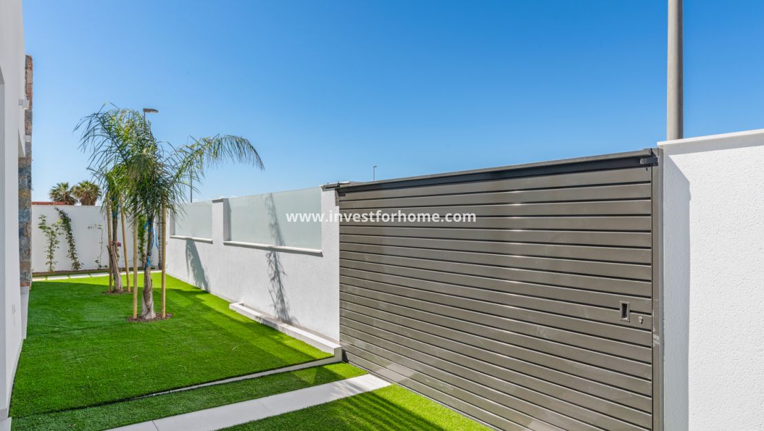 Nueva construcción - Chalet - Los Alcázares