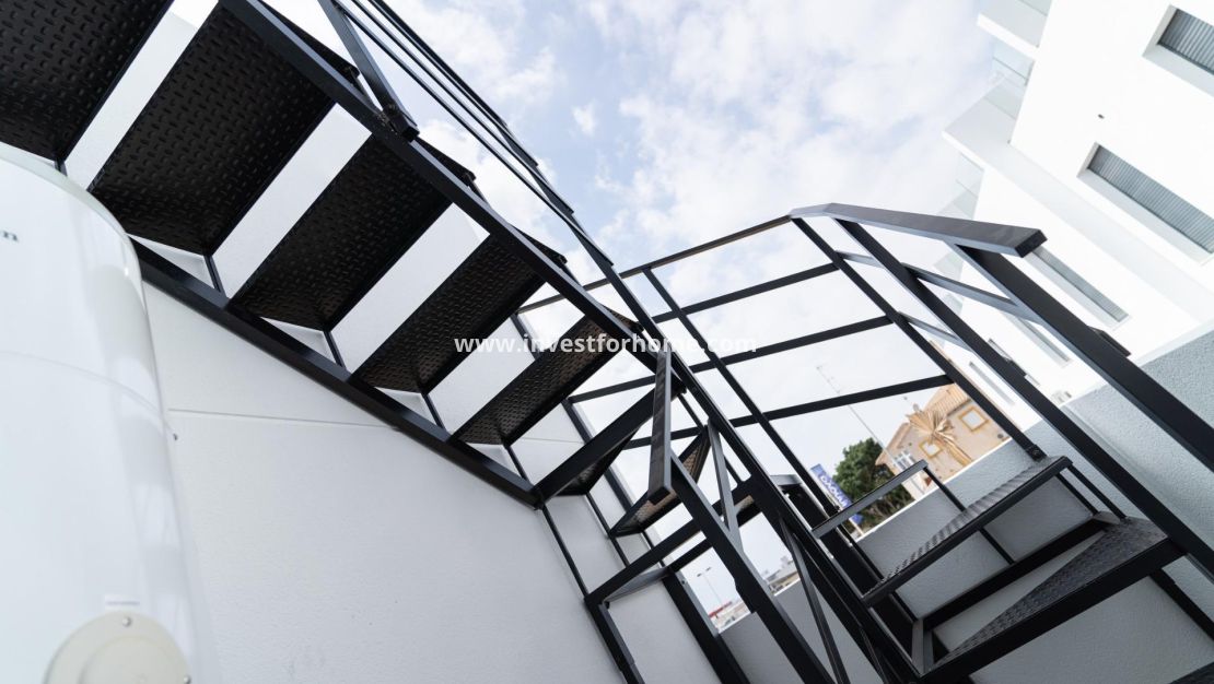 Nueva construcción - Chalet - Orihuela Costa - Punta Prima