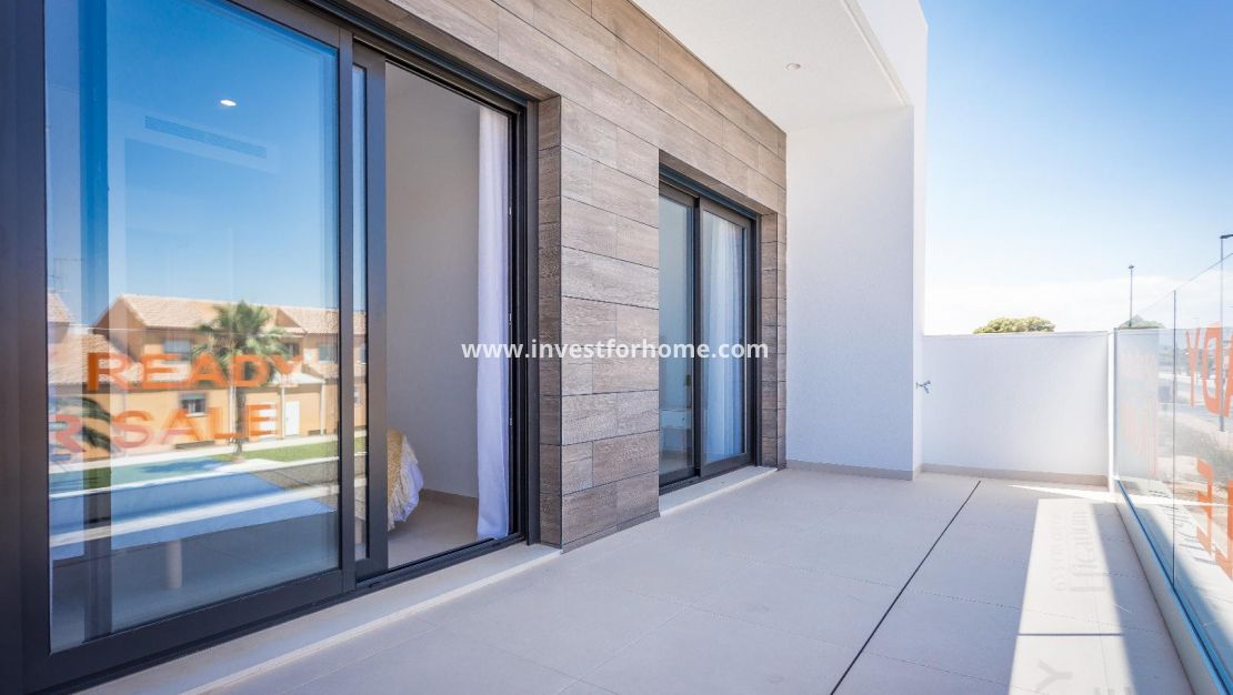 Nueva construcción - Chalet - Pilar de la Horadada