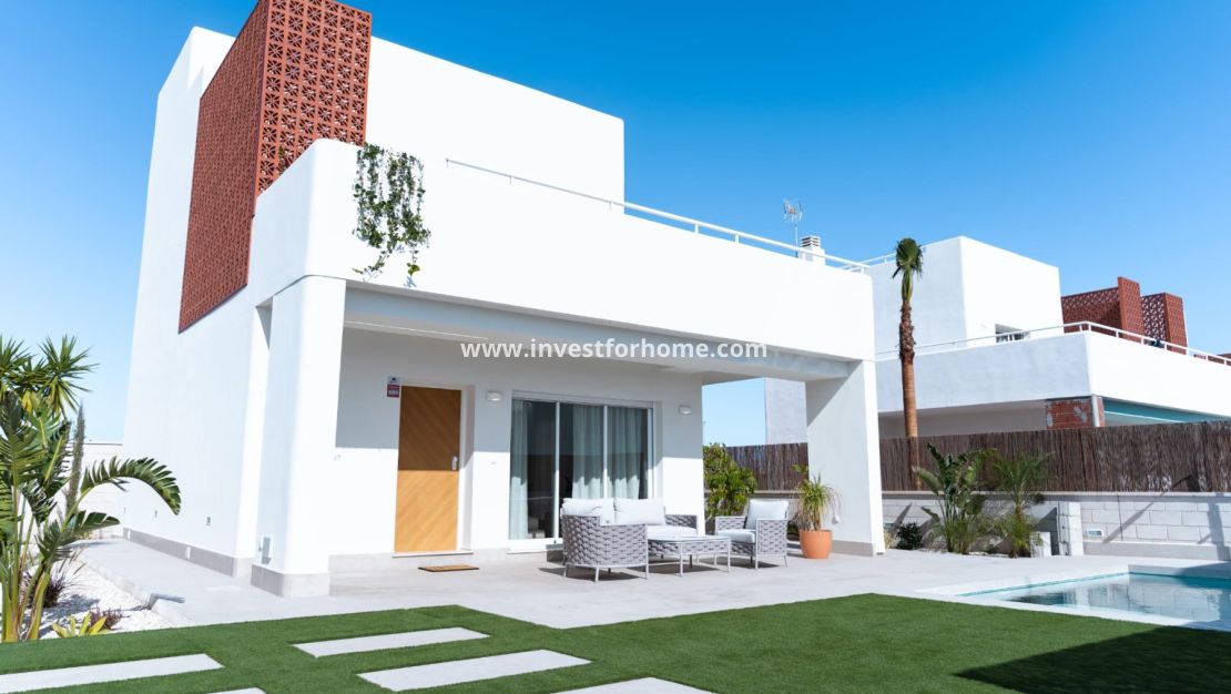 Nueva construcción - Chalet - Pilar de la Horadada