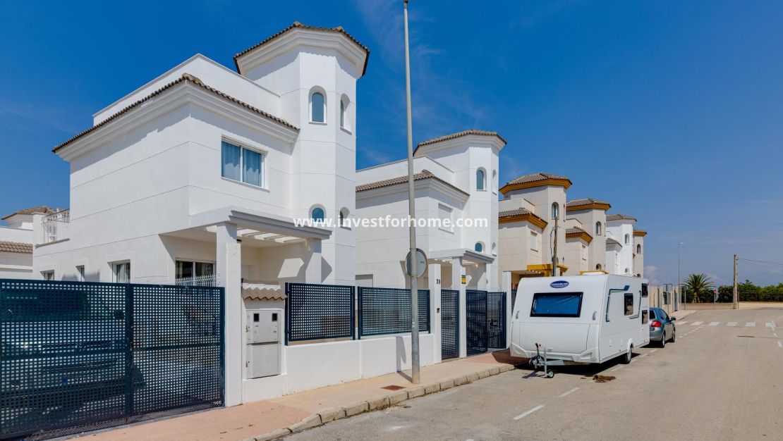 Nueva construcción - Chalet - San Fulgencio - El Oasis