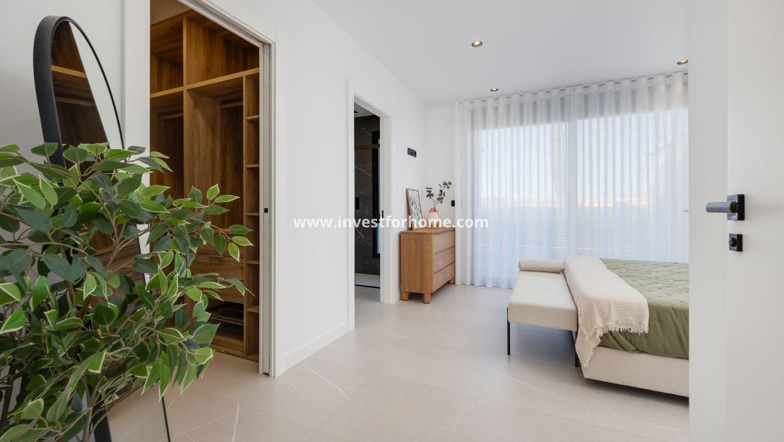 Nueva construcción - Chalet - Torrevieja - Centro