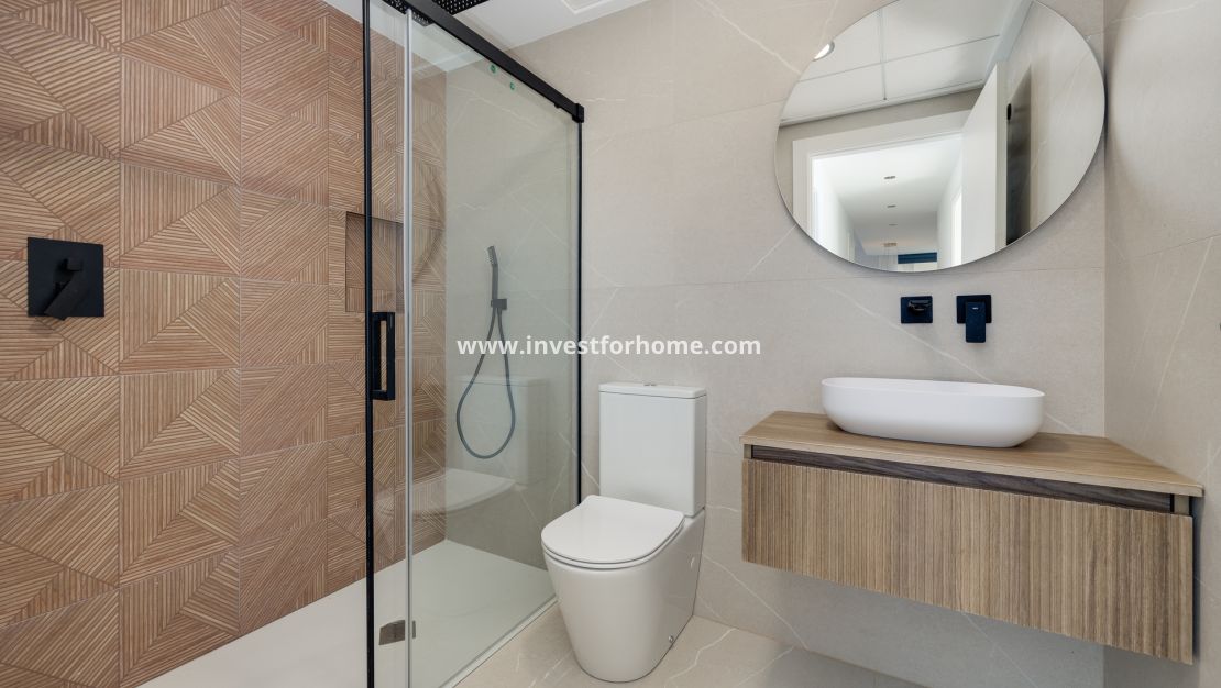 Nueva construcción - Chalet - Torrevieja - Centro