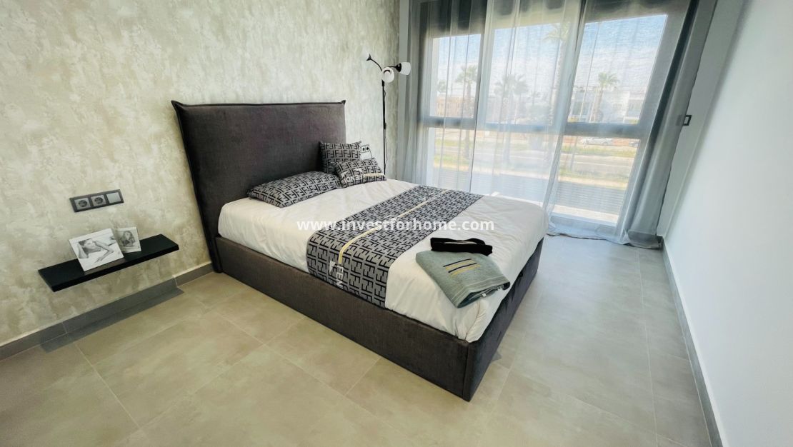 Nueva construcción - Chalet - Torrevieja - Centro