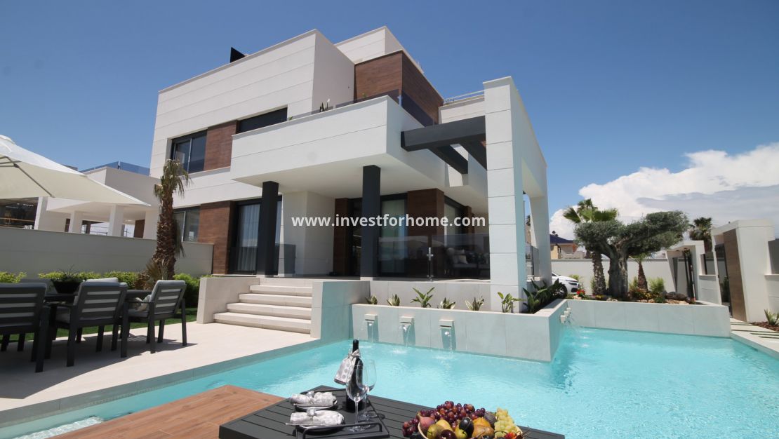 Nueva construcción - Chalet - Torrevieja - La Siesta-El Chaparral