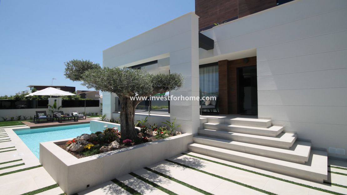 Nueva construcción - Chalet - Torrevieja - La Siesta-El Chaparral