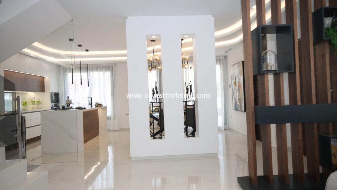 Nueva construcción - Chalet - Torrevieja - La Siesta-El Chaparral