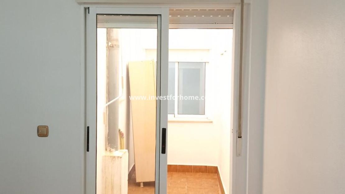 Reventa - Apartamento - Los Montesinos - PUEBLO CENTRO