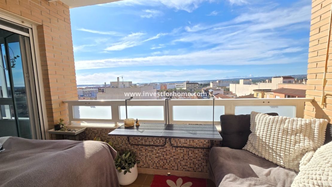 Reventa - Apartamento - Los Montesinos *