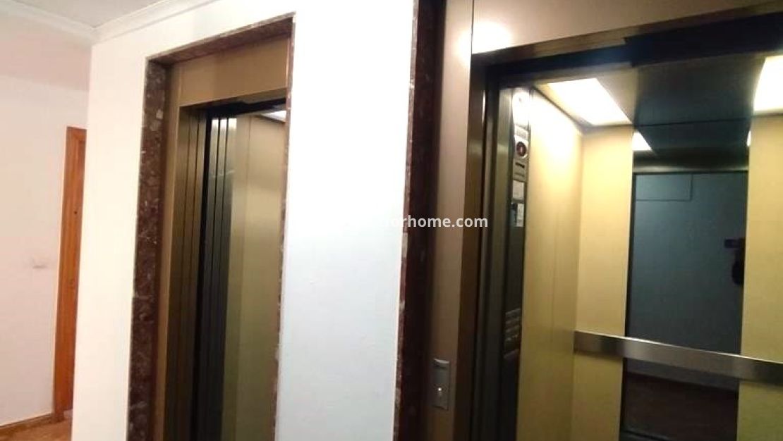 Reventa - Apartamento - Torrevieja - CASCO URBANO