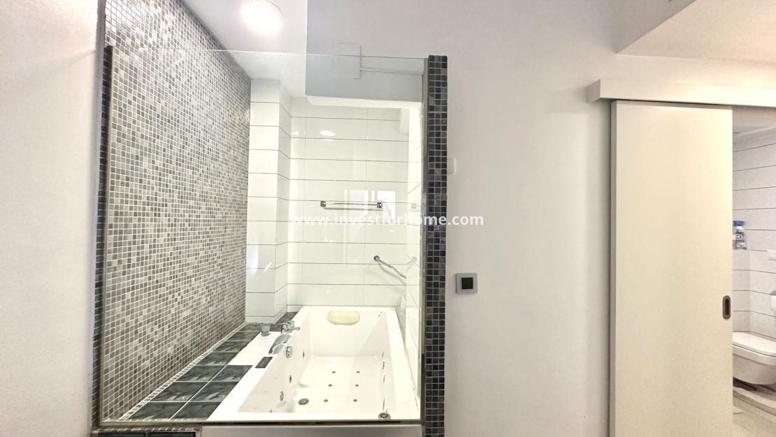 Reventa - Apartamento - Torrevieja - Centro