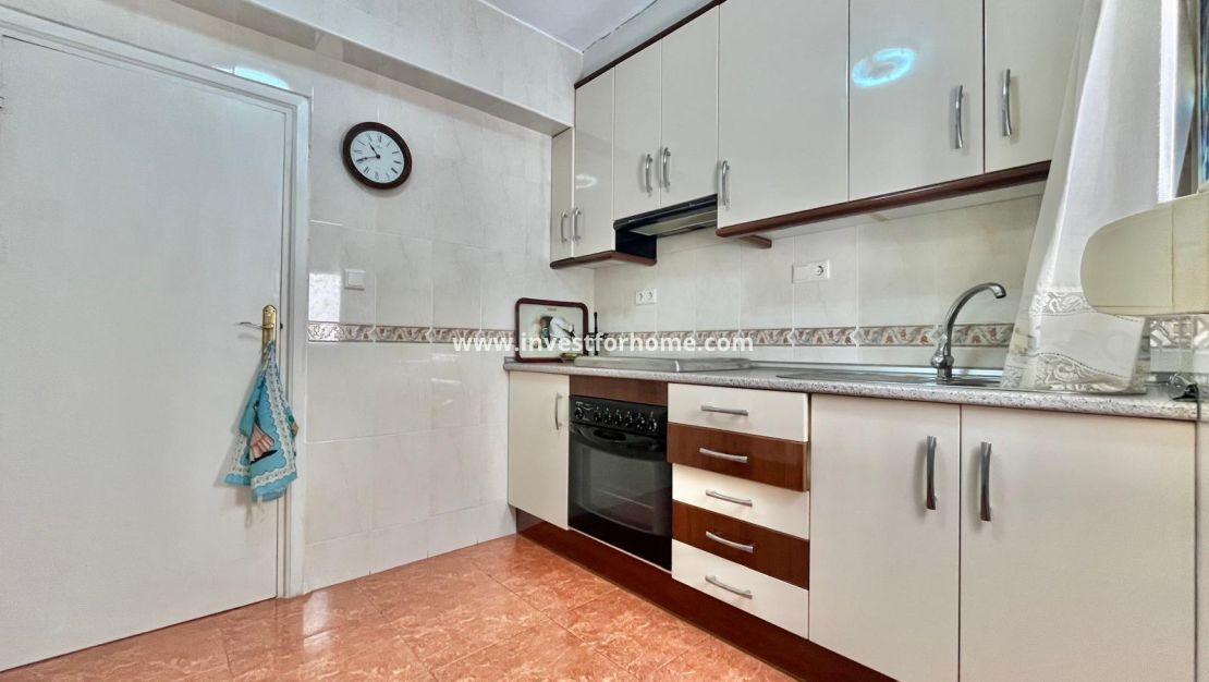 Reventa - Apartamento - Torrevieja - Estacion De Autobuses