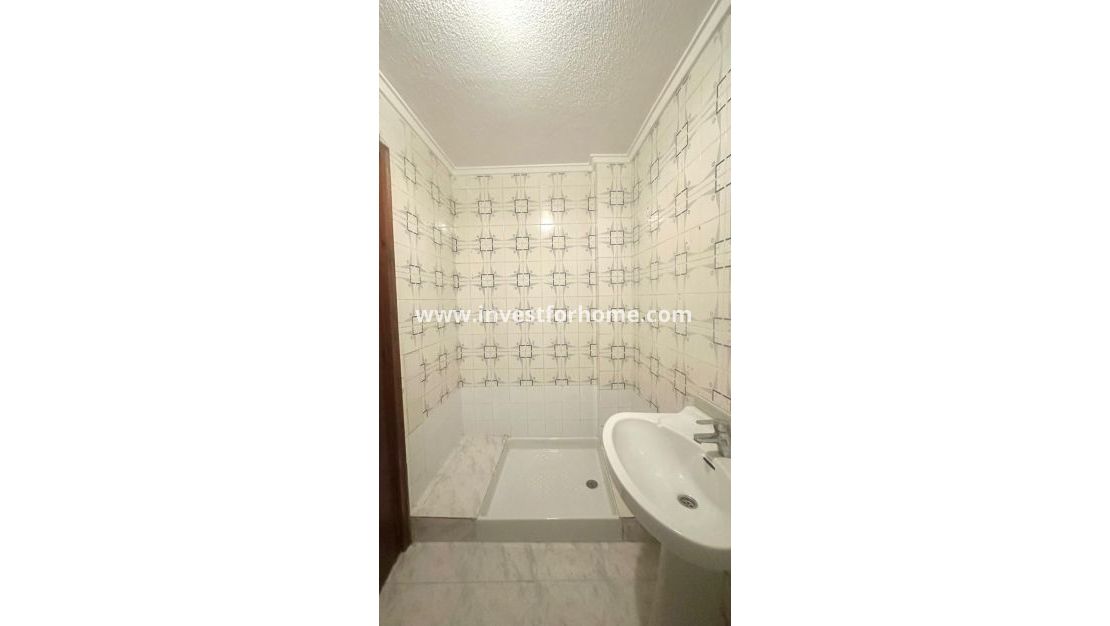 Reventa - Apartamento - Torrevieja - Estacion De Autobuses