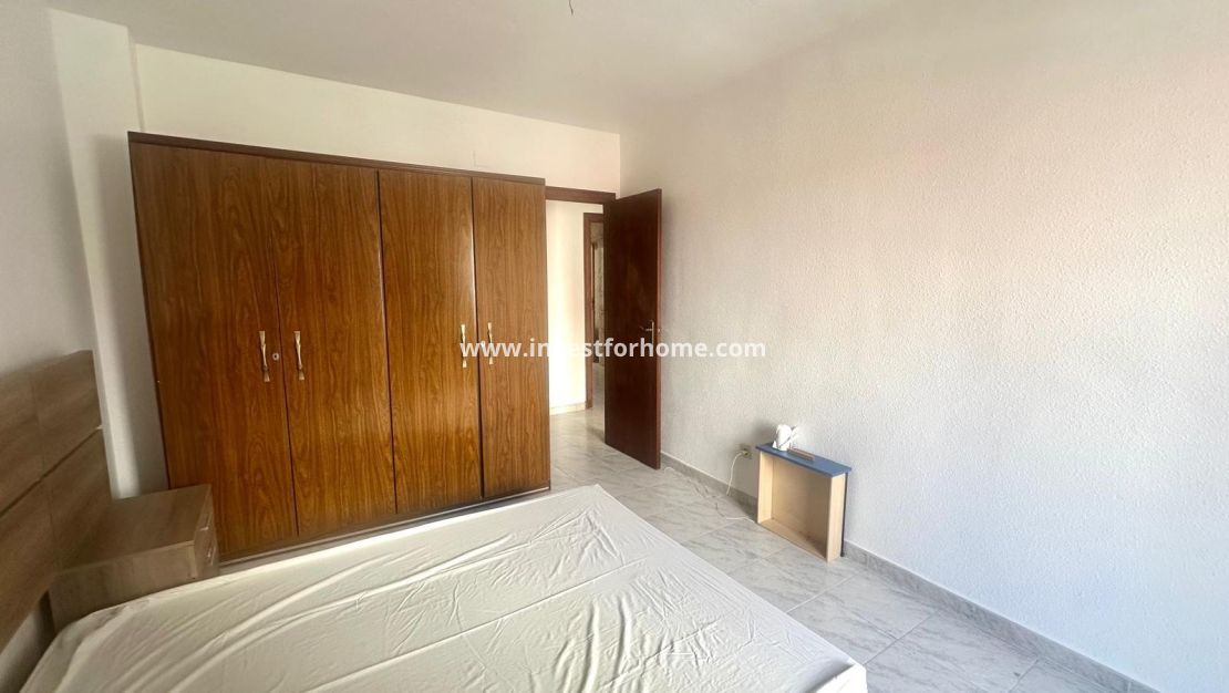 Reventa - Apartamento - Torrevieja - Estacion De Autobuses