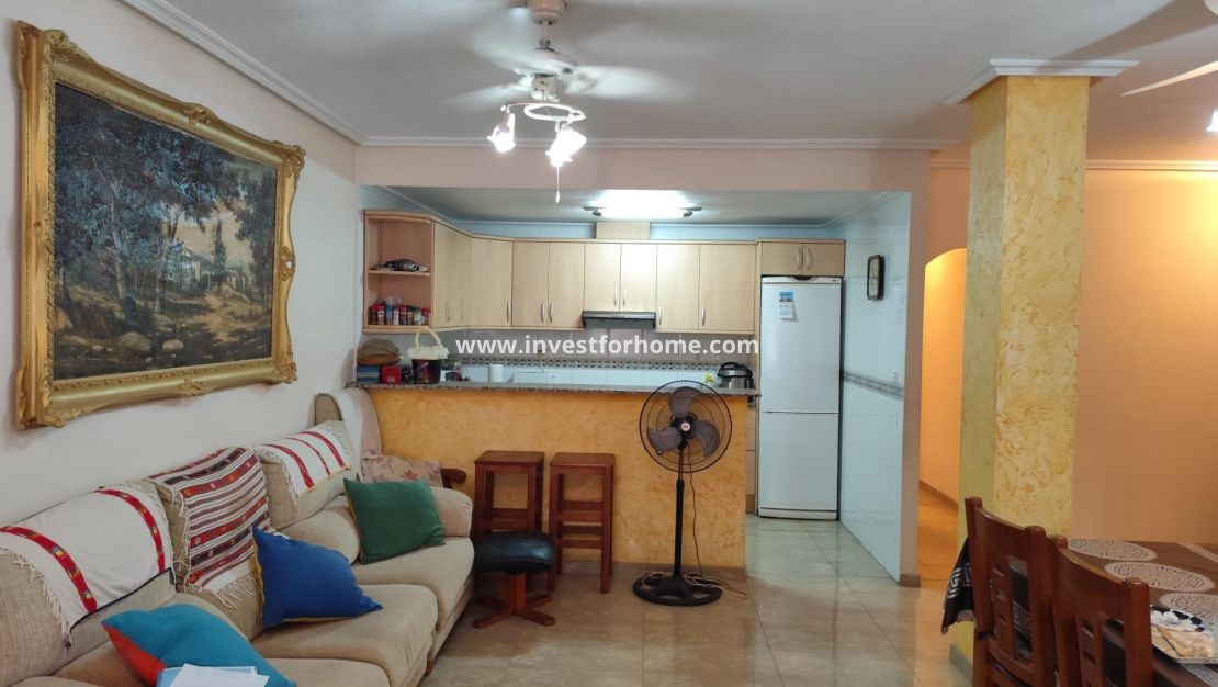 Reventa - Apartamento - Torrevieja - Estacion De Autobuses