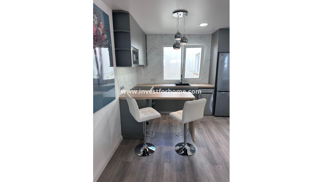 Reventa - Apartamento - Torrevieja - Estacion De Autobuses