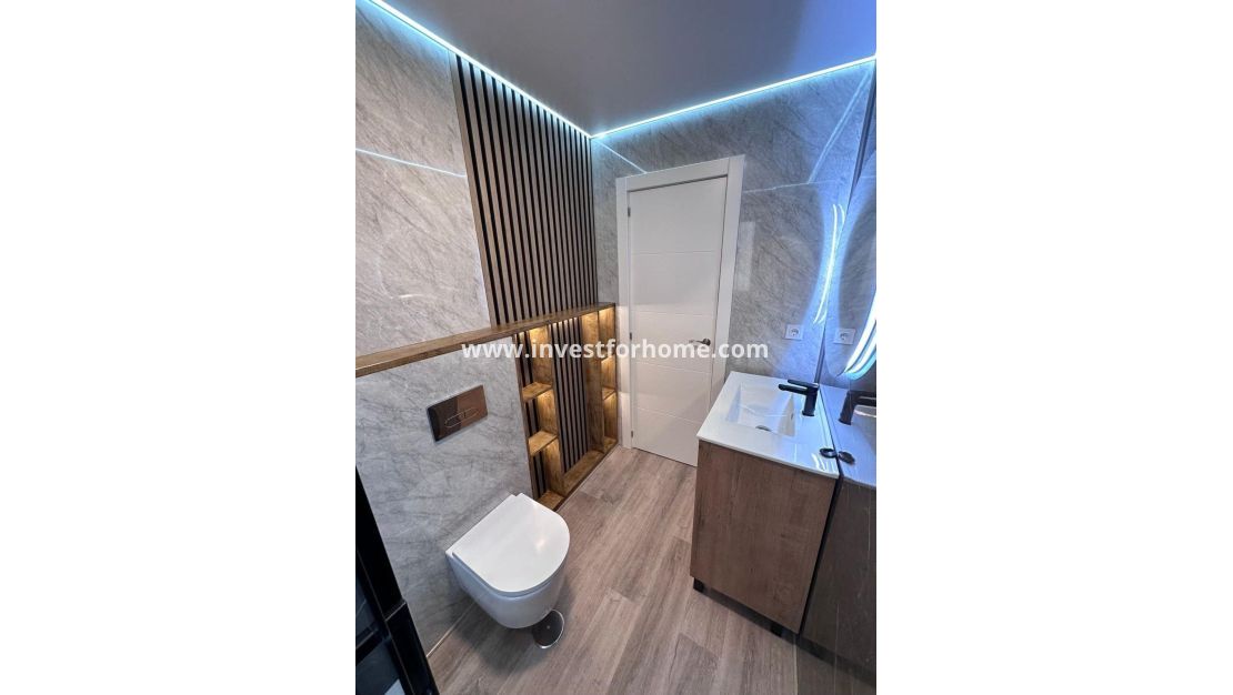 Reventa - Apartamento - Torrevieja - Estacion De Autobuses