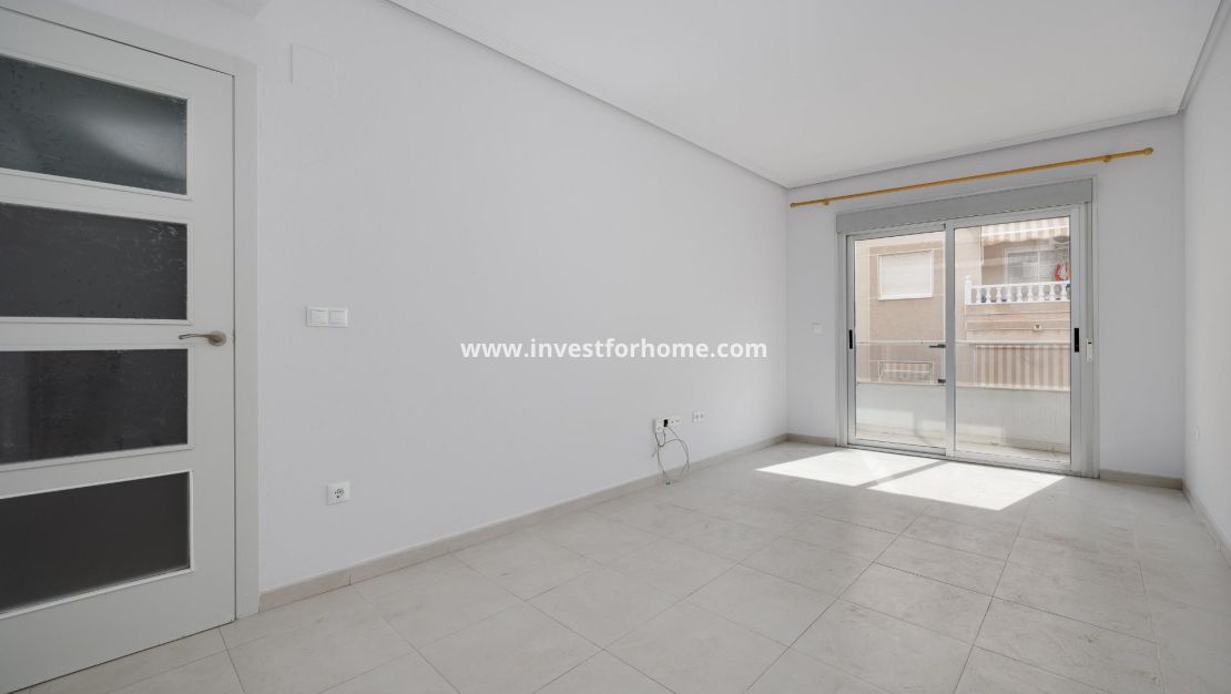 Reventa - Apartamento - Torrevieja - Estacion De Autobuses