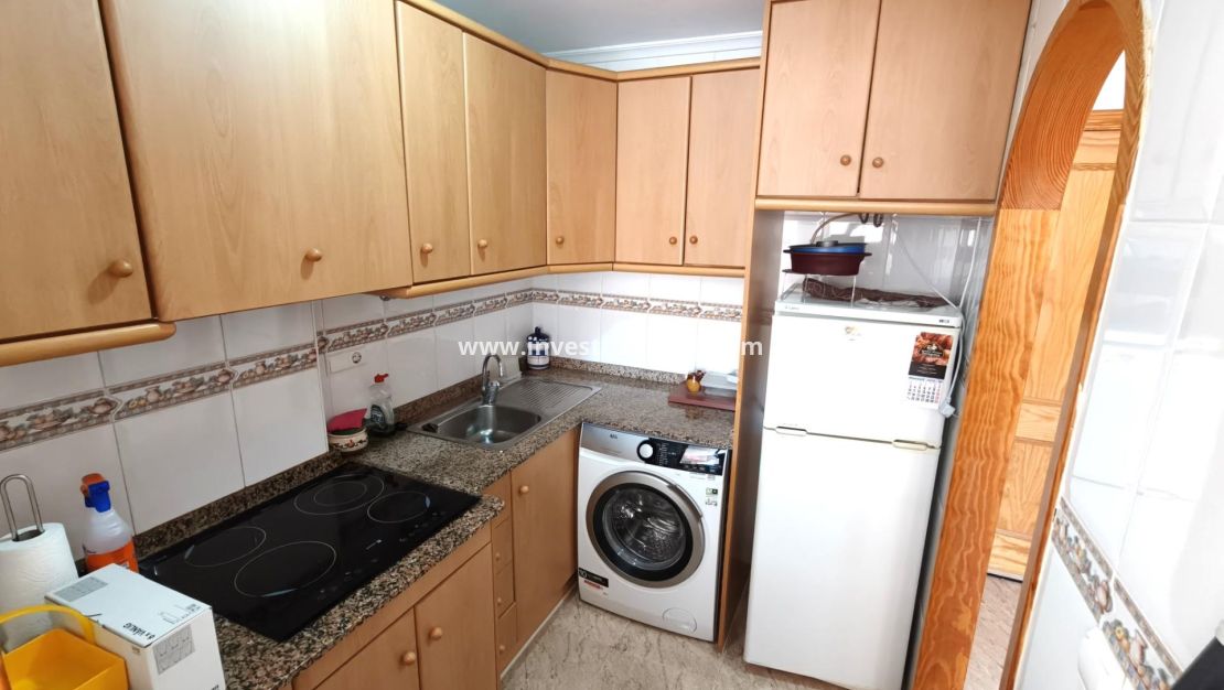 Reventa - Apartamento - Torrevieja - Estacion De Autobuses