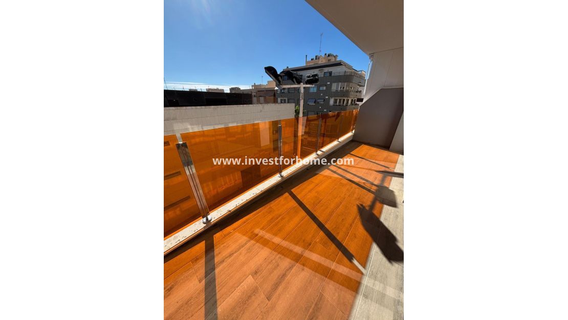 Reventa - Apartamento - Torrevieja - Estacion De Autobuses