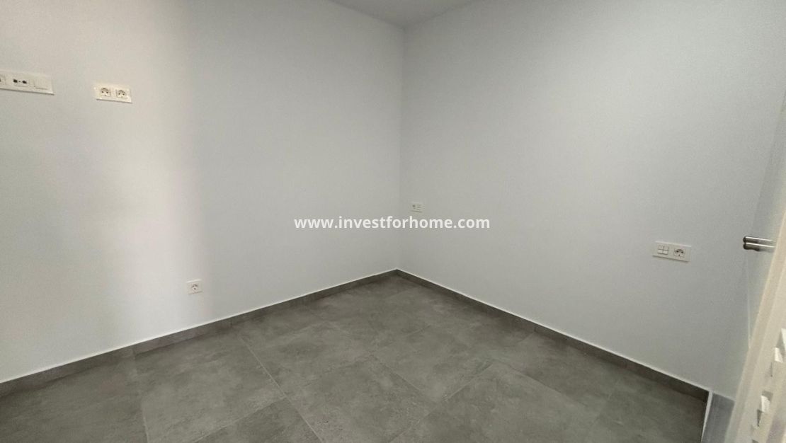 Reventa - Apartamento - Torrevieja - Estacion De Autobuses