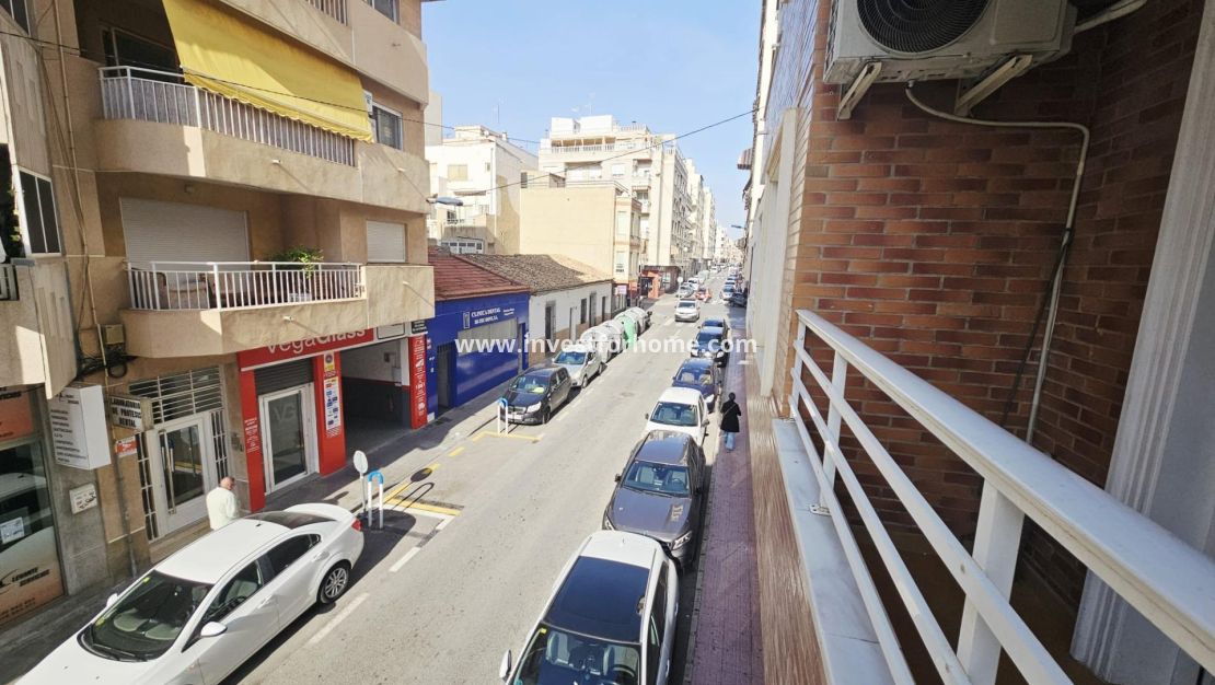 Reventa - Apartamento - Torrevieja - Estacion De Autobuses