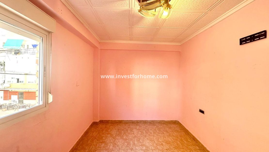 Reventa - Apartamento - Torrevieja - Estacion De Autobuses