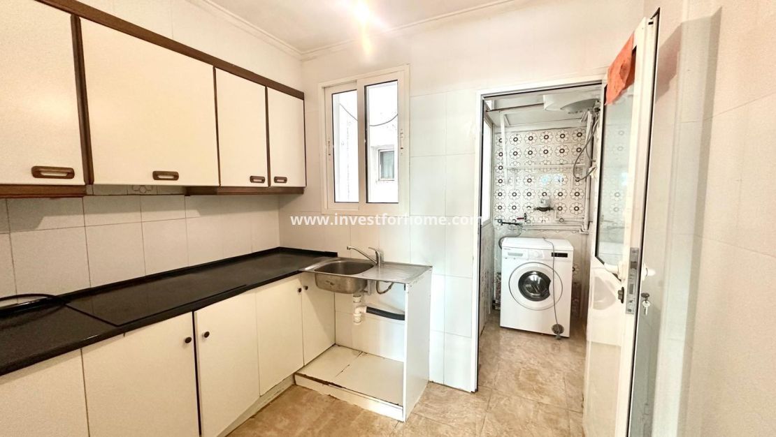 Reventa - Apartamento - Torrevieja - Estacion De Autobuses