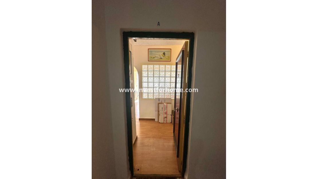 Reventa - Apartamento - Torrevieja - Estacion De Autobuses