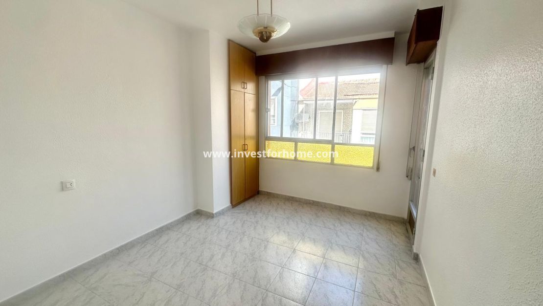 Reventa - Apartamento - Torrevieja - Estacion De Autobuses