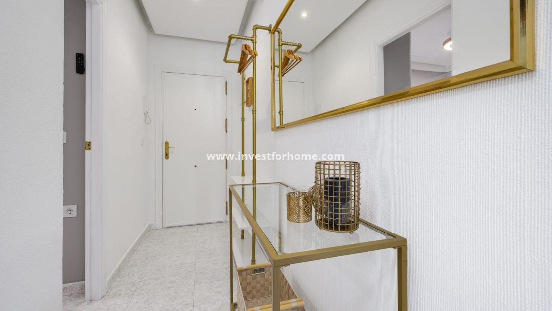 Reventa - Apartamento - Torrevieja - Estacion De Autobuses