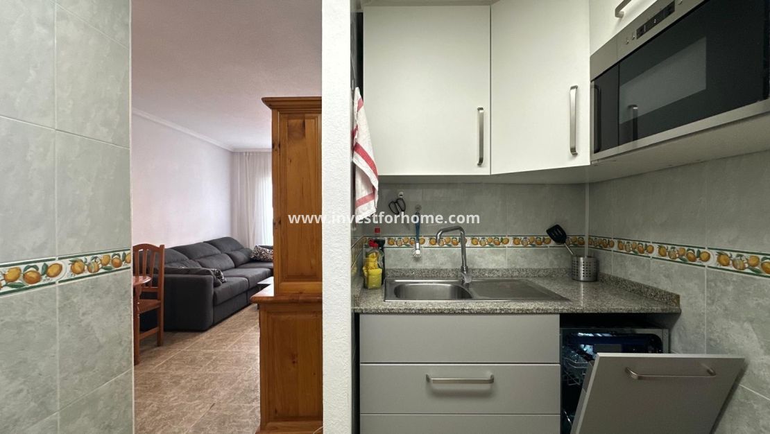 Reventa - Apartamento - Torrevieja - Estacion De Autobuses