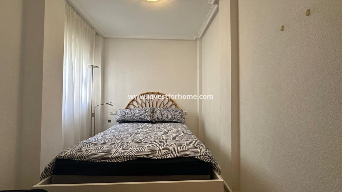 Reventa - Apartamento - Torrevieja - Estacion De Autobuses