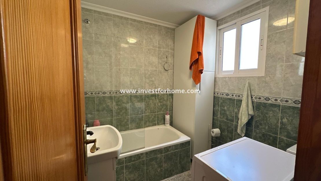 Reventa - Apartamento - Torrevieja - Estacion De Autobuses