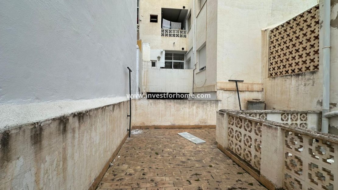 Reventa - Apartamento - Torrevieja - Estacion De Autobuses