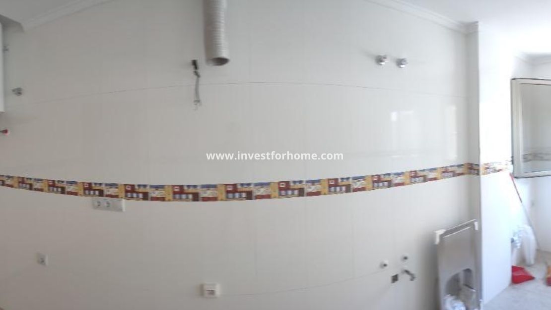 Reventa - Apartamento - Torrevieja - Estacion De Autobuses