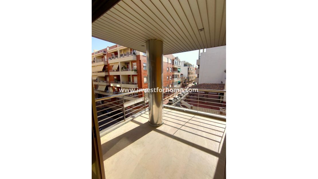 Reventa - Apartamento - Torrevieja - Estacion De Autobuses