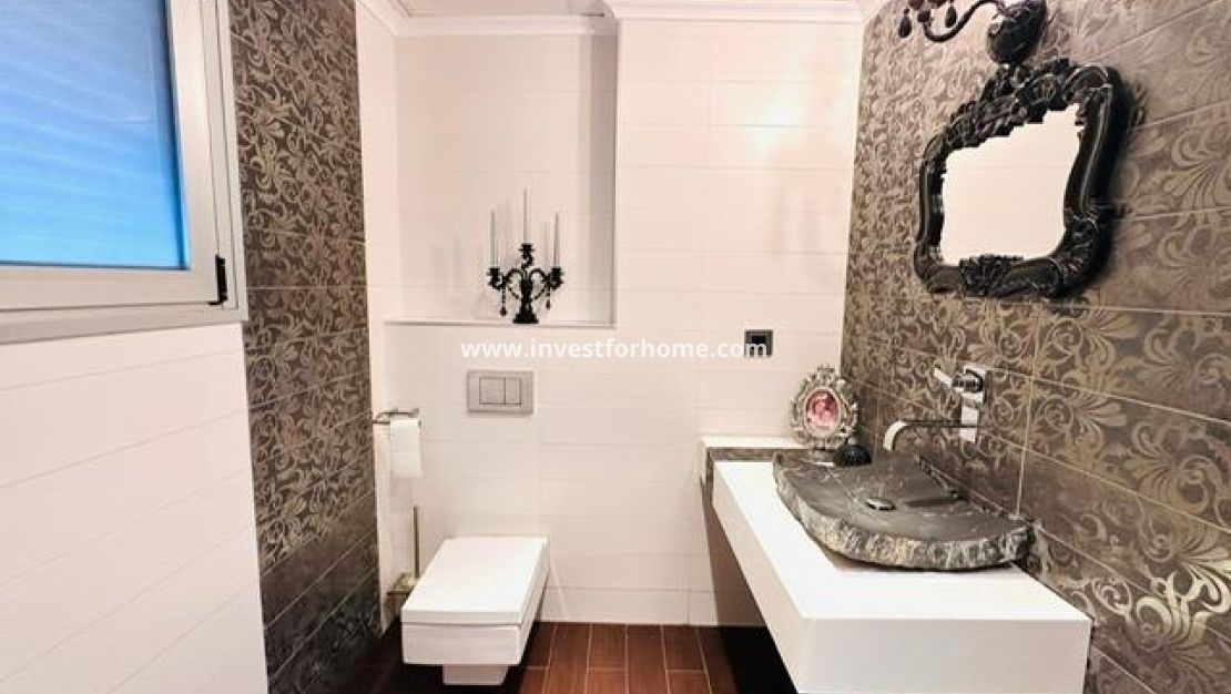 Reventa - Apartamento - Torrevieja - Estacion De Autobuses