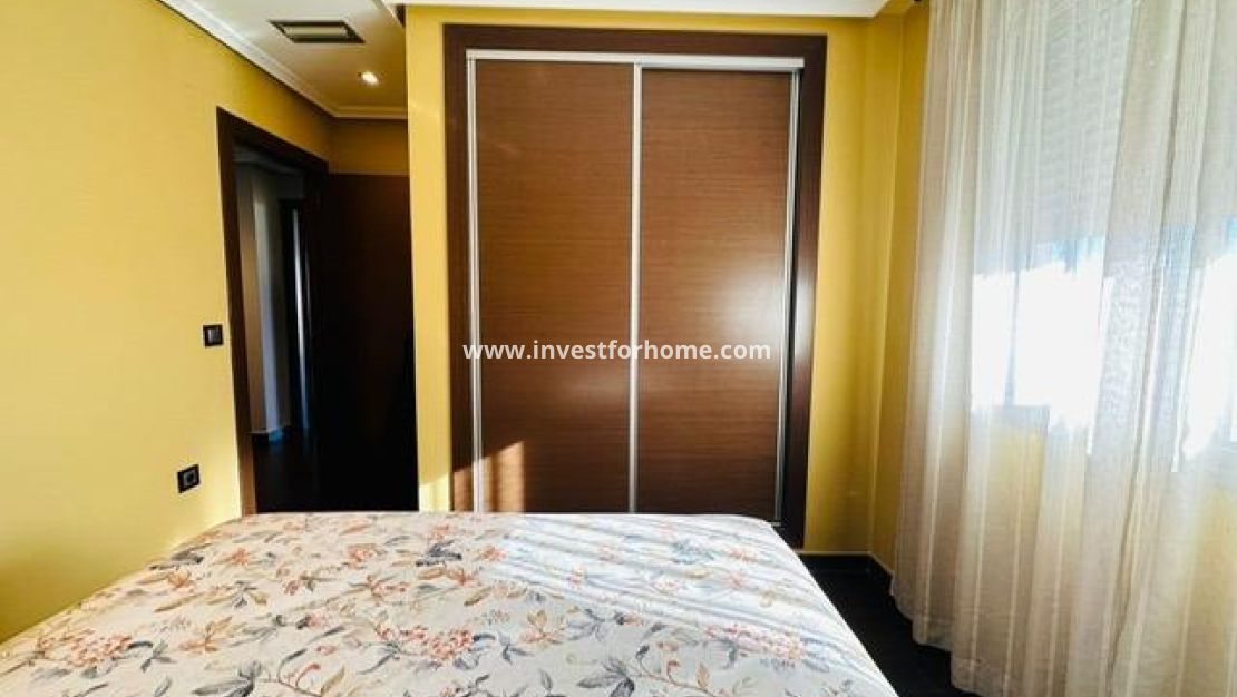 Reventa - Apartamento - Torrevieja - Estacion De Autobuses