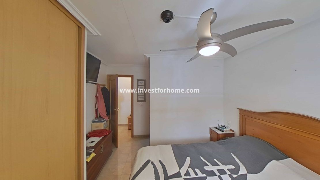 Reventa - Apartamento - Torrevieja - Estacion De Autobuses