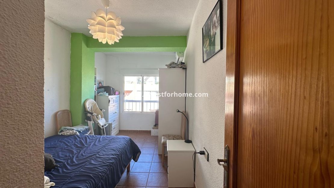 Reventa - Apartamento - Torrevieja - Estacion De Autobuses