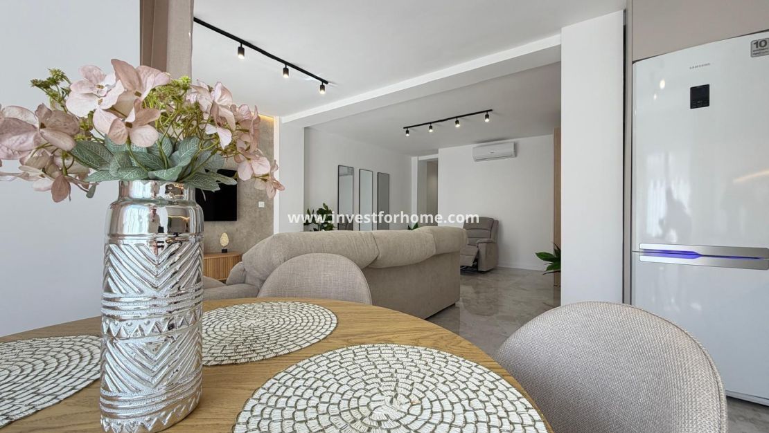 Reventa - Apartamento - Torrevieja - Estacion De Autobuses