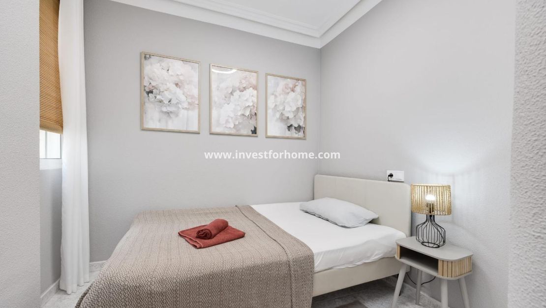 Reventa - Apartamento - Torrevieja - Estacion De Autobuses