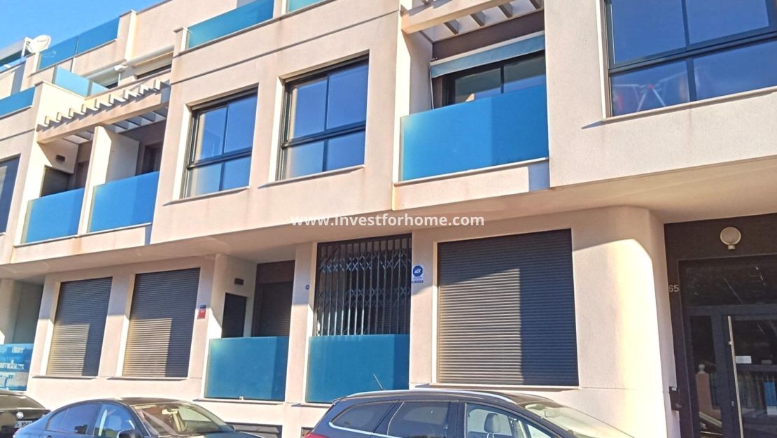 Reventa - Apartamento - Torrevieja - Estacion De Autobuses