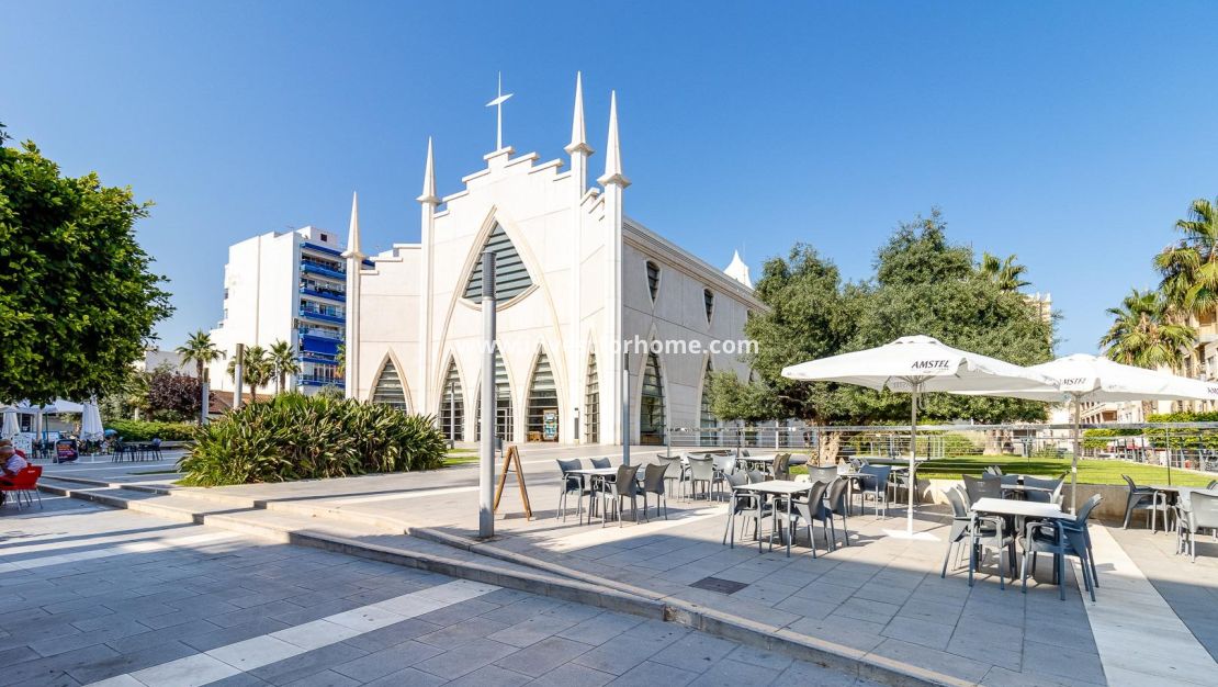 Reventa - Apartamento - Torrevieja - Estacion De Autobuses