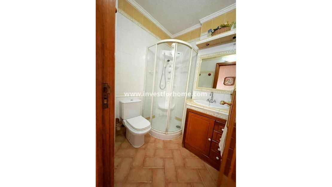 Reventa - Apartamento - Torrevieja - Estacion De Autobuses