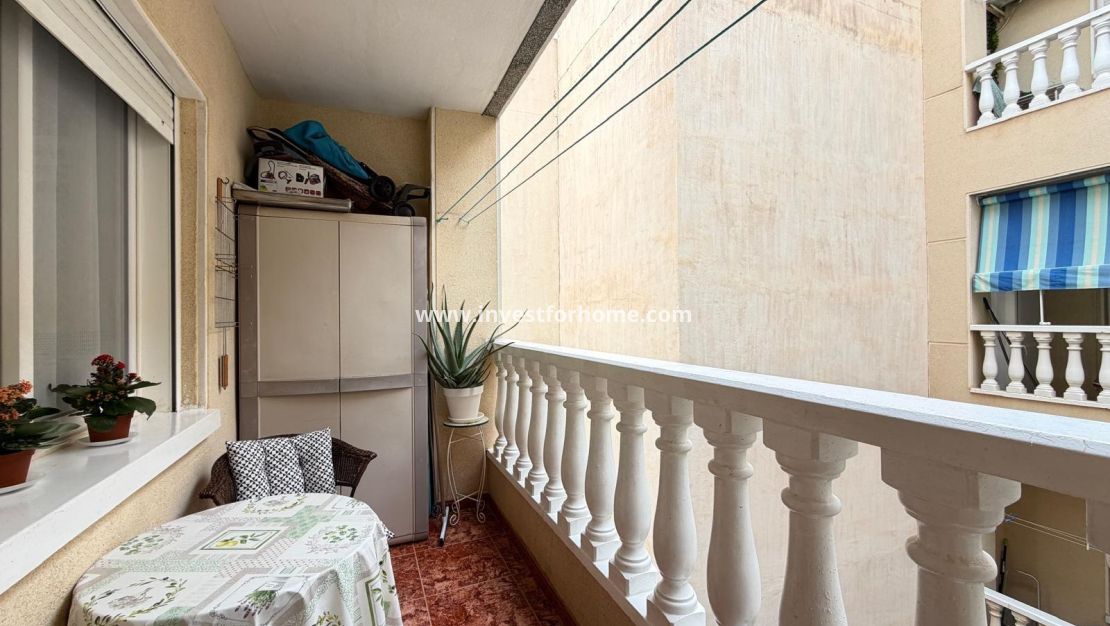 Reventa - Apartamento - Torrevieja - Estacion De Autobuses